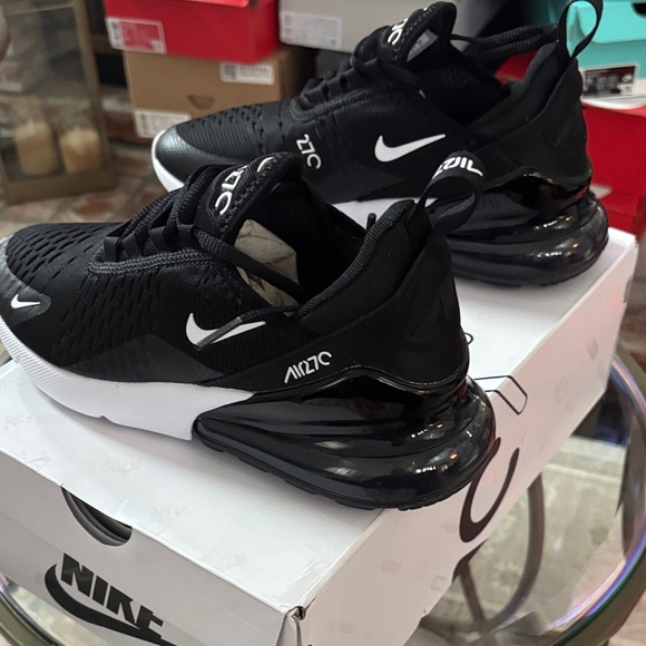 Women’s Nike Air Max 270 Black White Sneakers - Picture 9 of 10